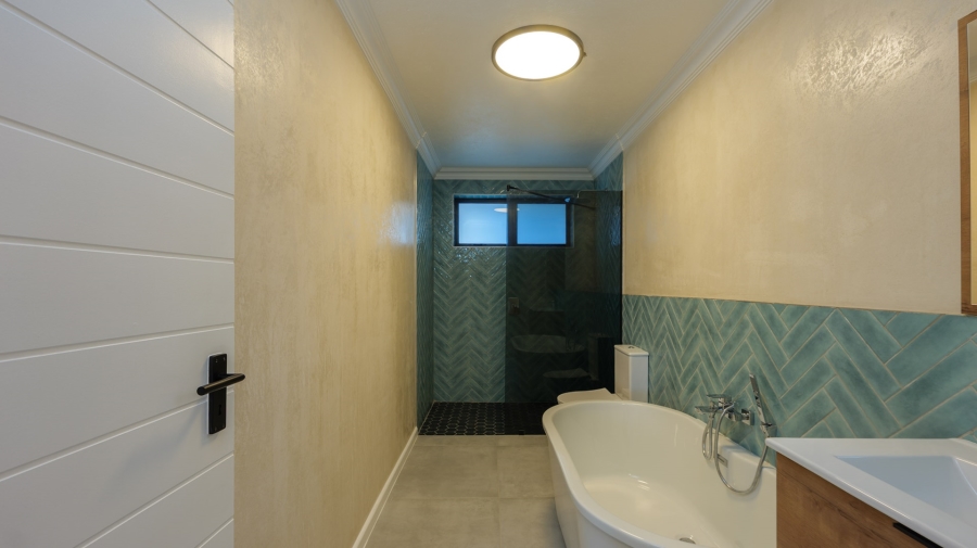 3 Bedroom Property for Sale in Suiderstrand Western Cape